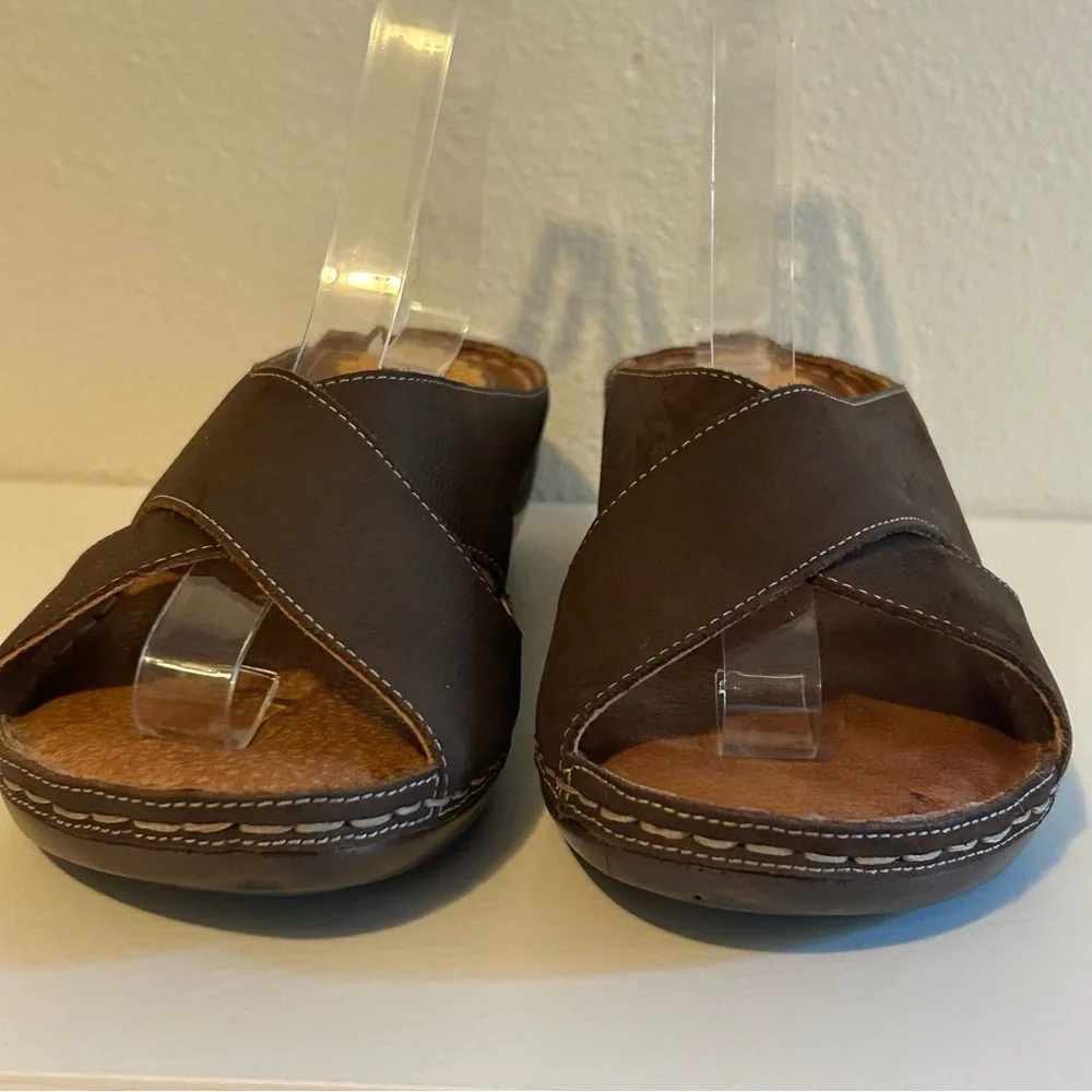 Born concept b.o.c Kallie brown genuine leather wedge sandals comfort size 8